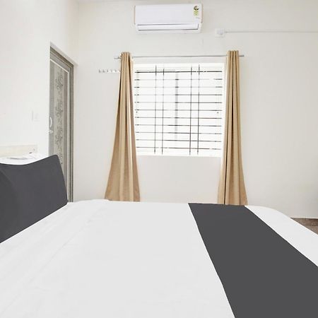 Hotel O Sri Manjunatha Deluxe Suites Bangalore Extérieur photo