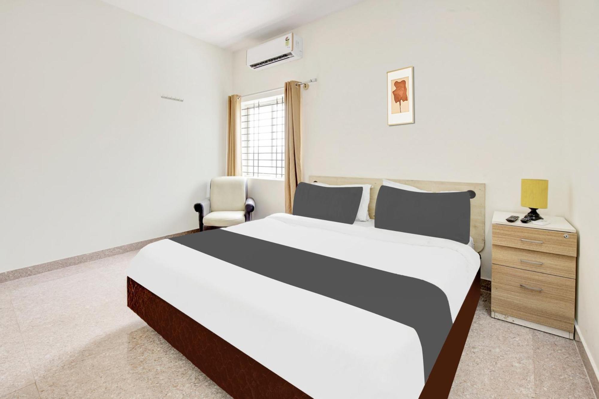 Hotel O Sri Manjunatha Deluxe Suites Bangalore Extérieur photo