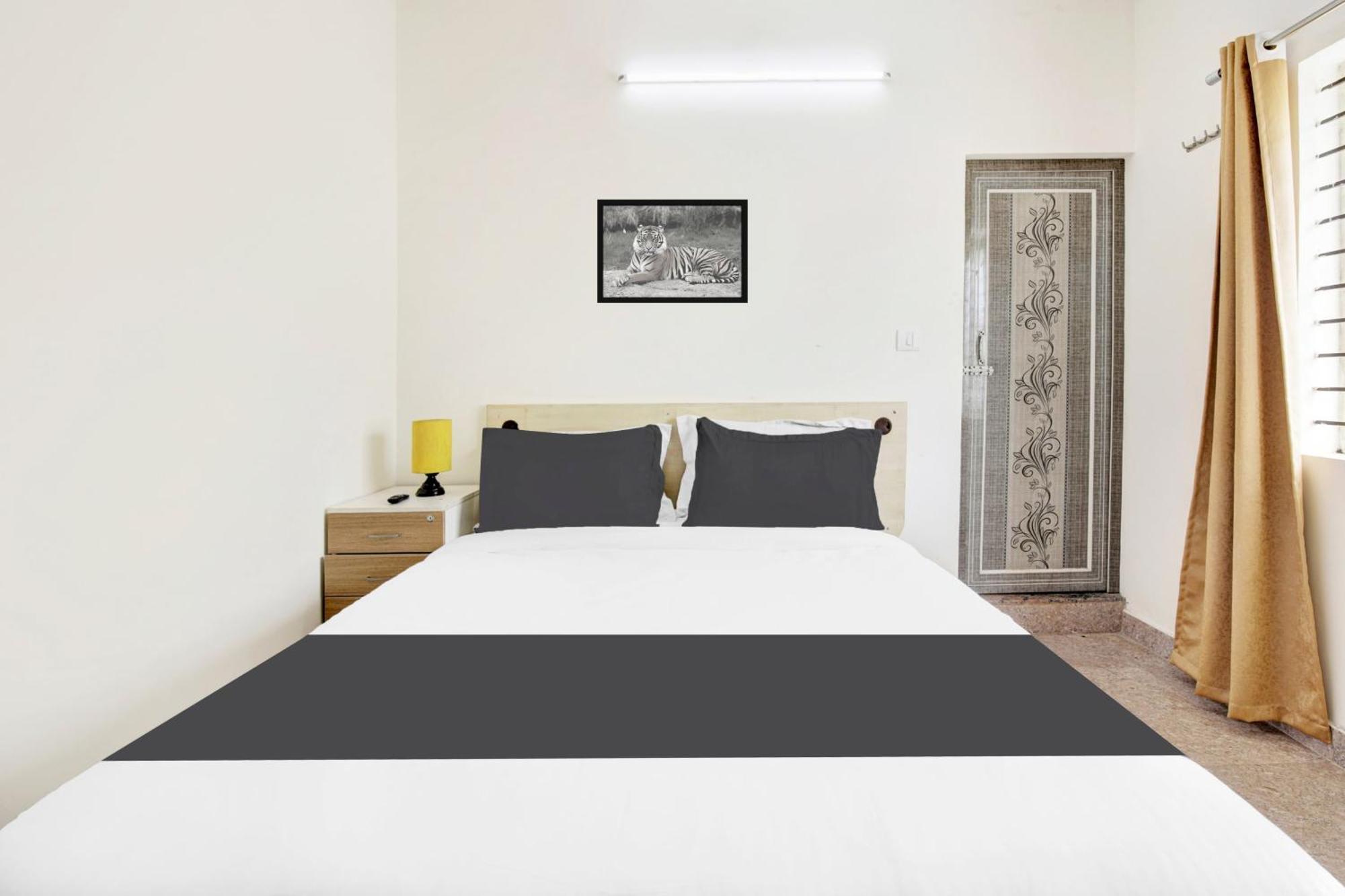 Hotel O Sri Manjunatha Deluxe Suites Bangalore Extérieur photo