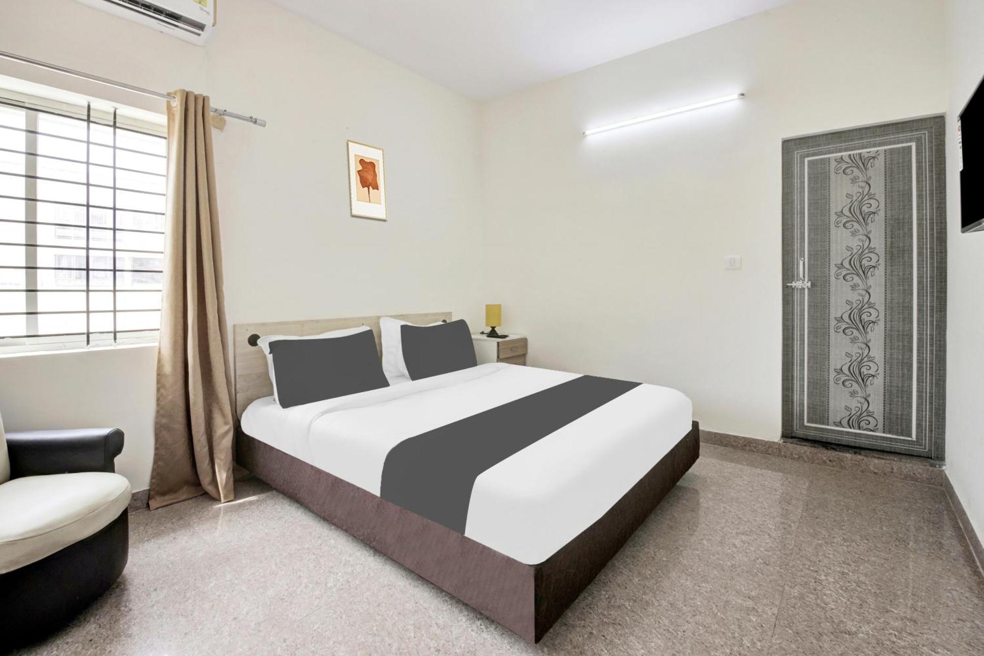 Hotel O Sri Manjunatha Deluxe Suites Bangalore Extérieur photo