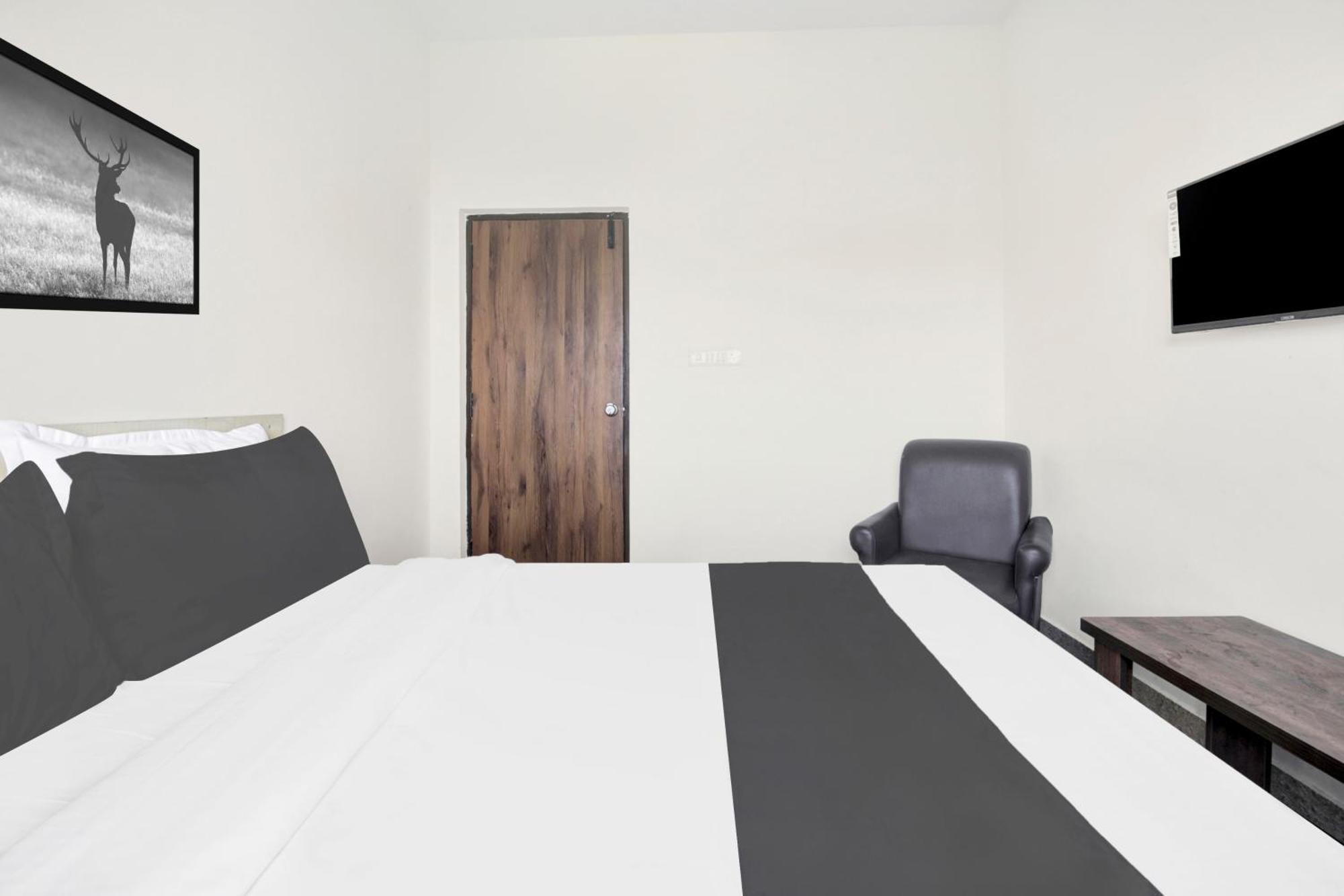 Hotel O Sri Manjunatha Deluxe Suites Bangalore Extérieur photo